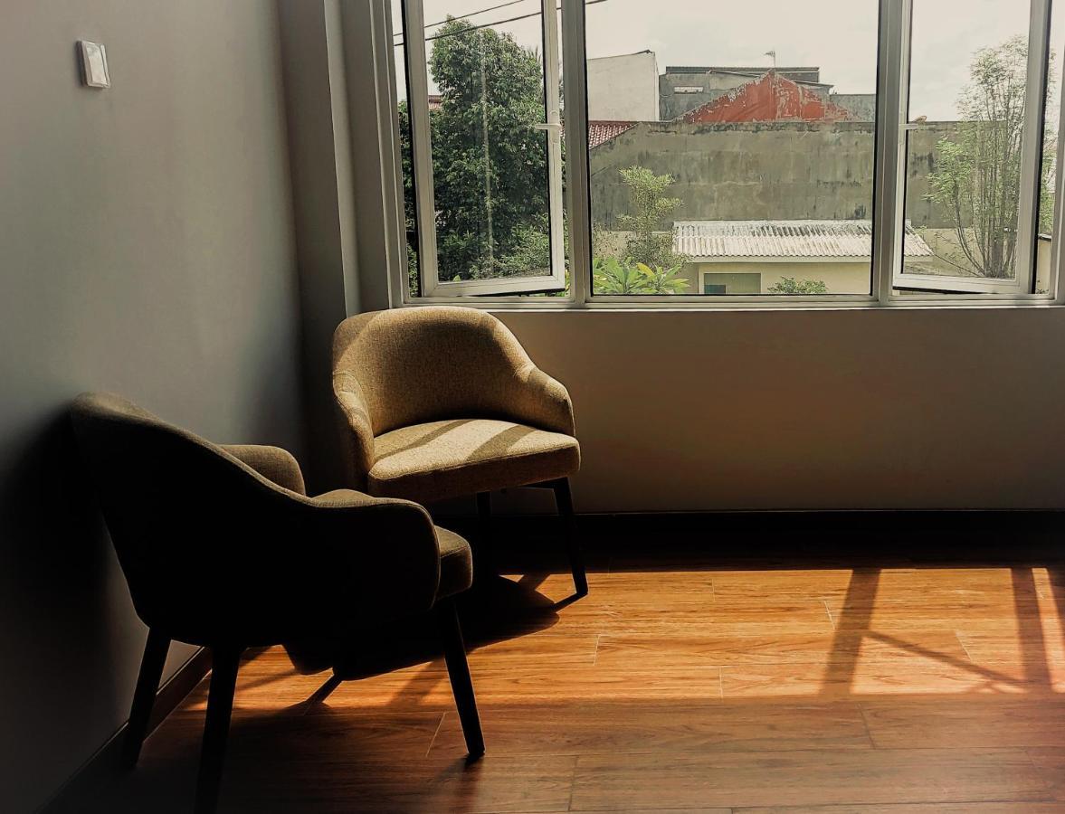Ayman Syariah Hotel スラバヤ エクステリア 写真